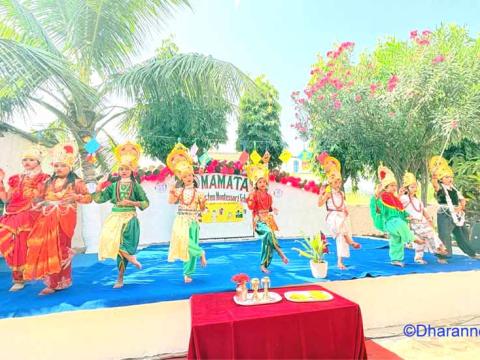 ममता किन्डर गार्डेनमा दशैँको शुभकामना आदानप्रदान